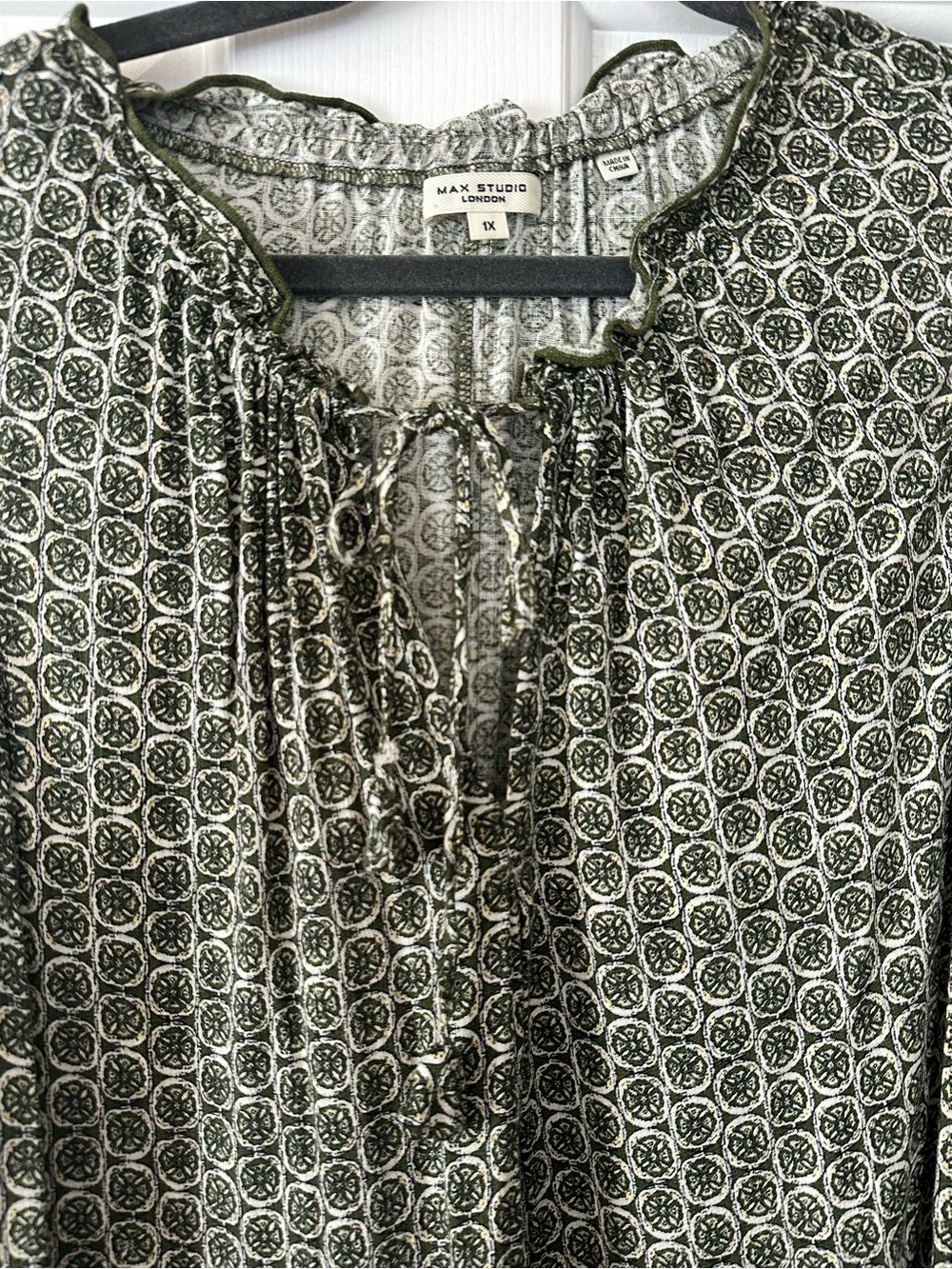 Max Studio Olive Printed Sleeveless Maxi Dress - Picture 3 of 8